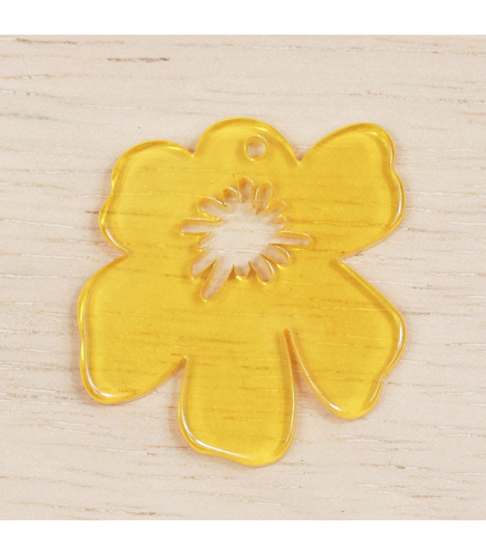 Pendentif Fleur Sakura Evidée en acrylique jaune transparent