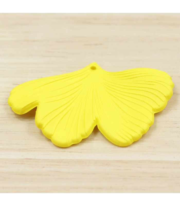 Pendentif Feuille Gingko en acrylique mat jaune profil