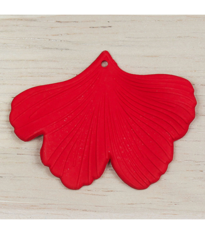 Pendentif Feuille Gingko en acrylique mat rouge