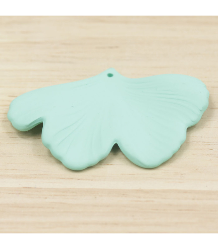 Pendentif Feuille Gingko en acrylique mat vert d'eau profil